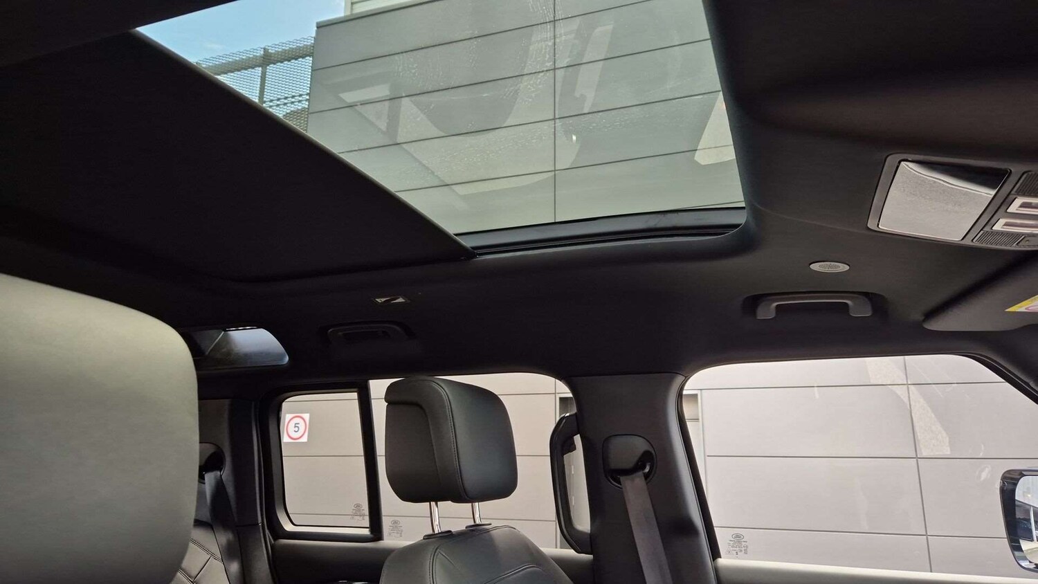 Used Land Rover Defender 2025 for sale - 77811042: Photo 21