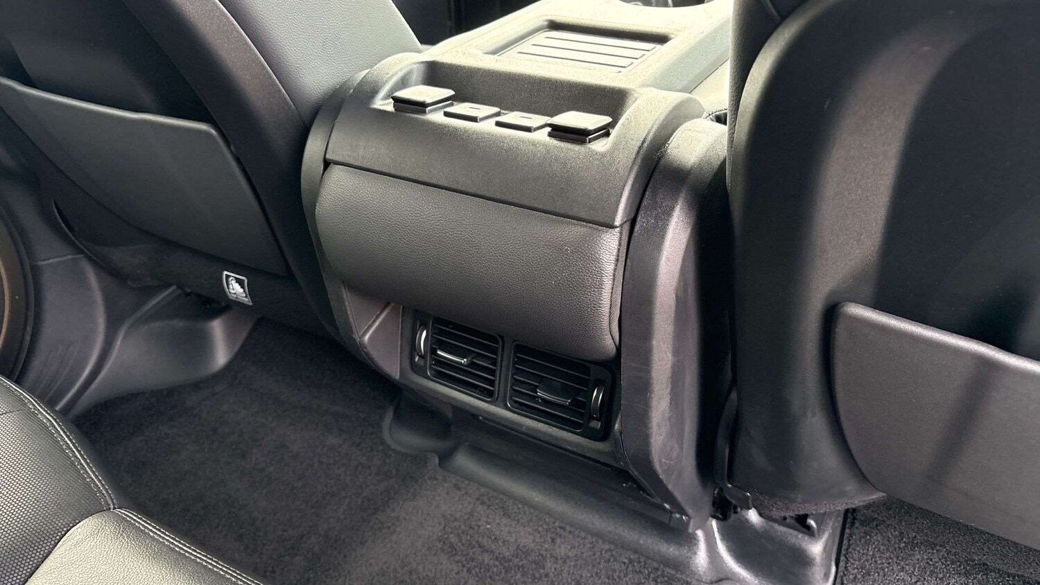 Used Land Rover Defender 2021 for sale - 77661118: Photo 18