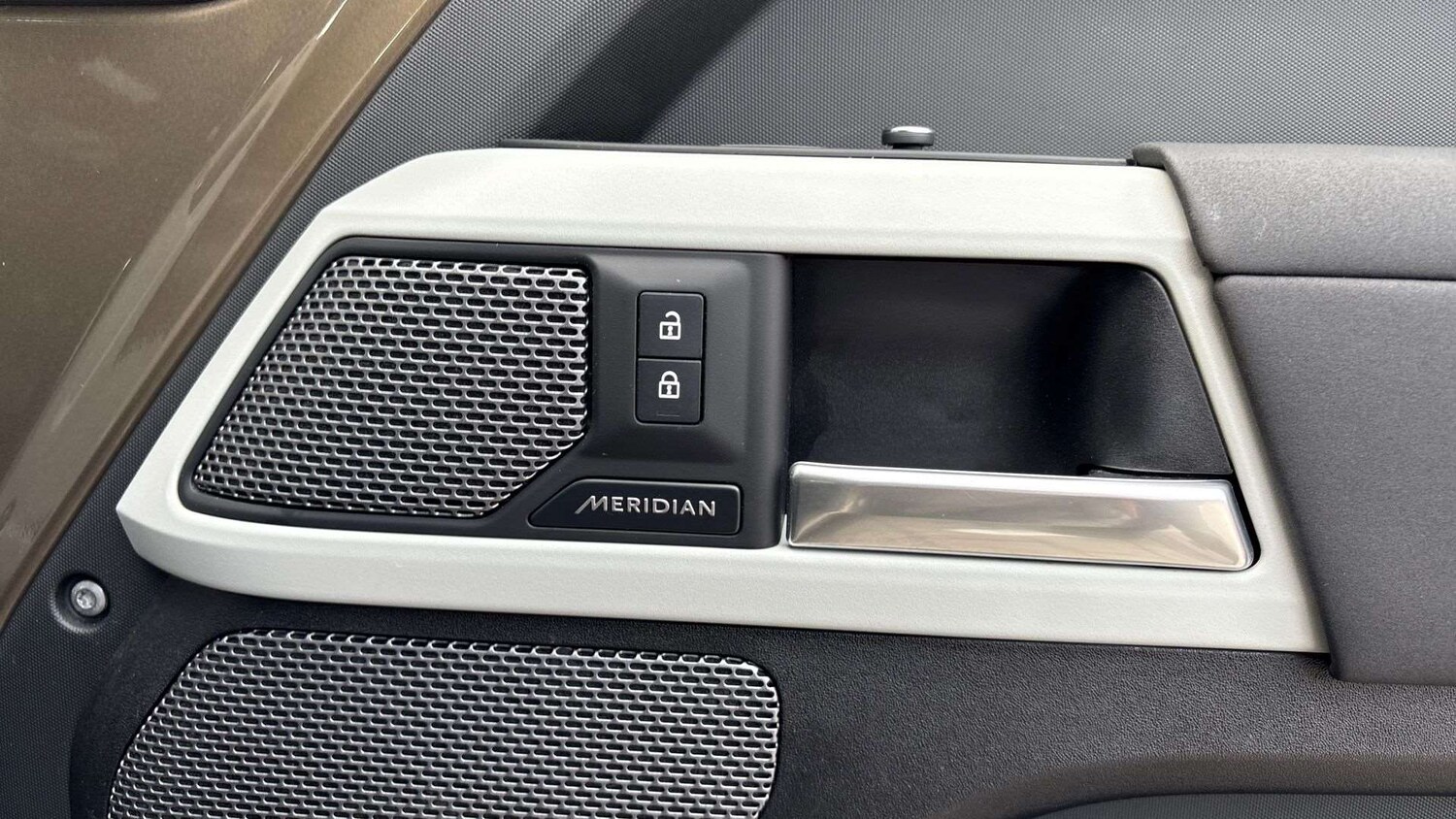 Used Land Rover Defender 2021 for sale - 77661118: Photo 24