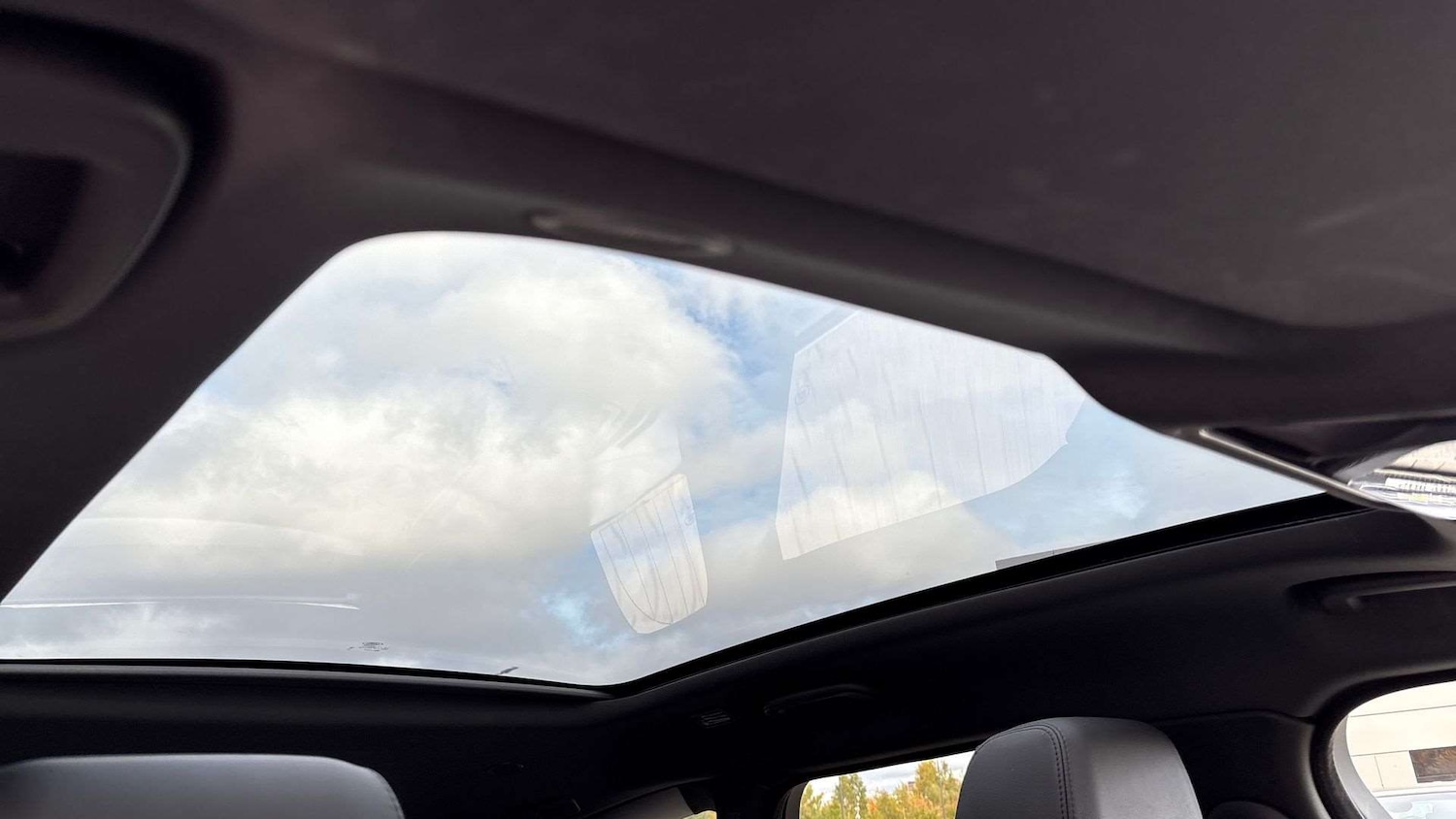 Used Land Rover Range Rover Velar 2023 for sale - 76967774: Photo 21