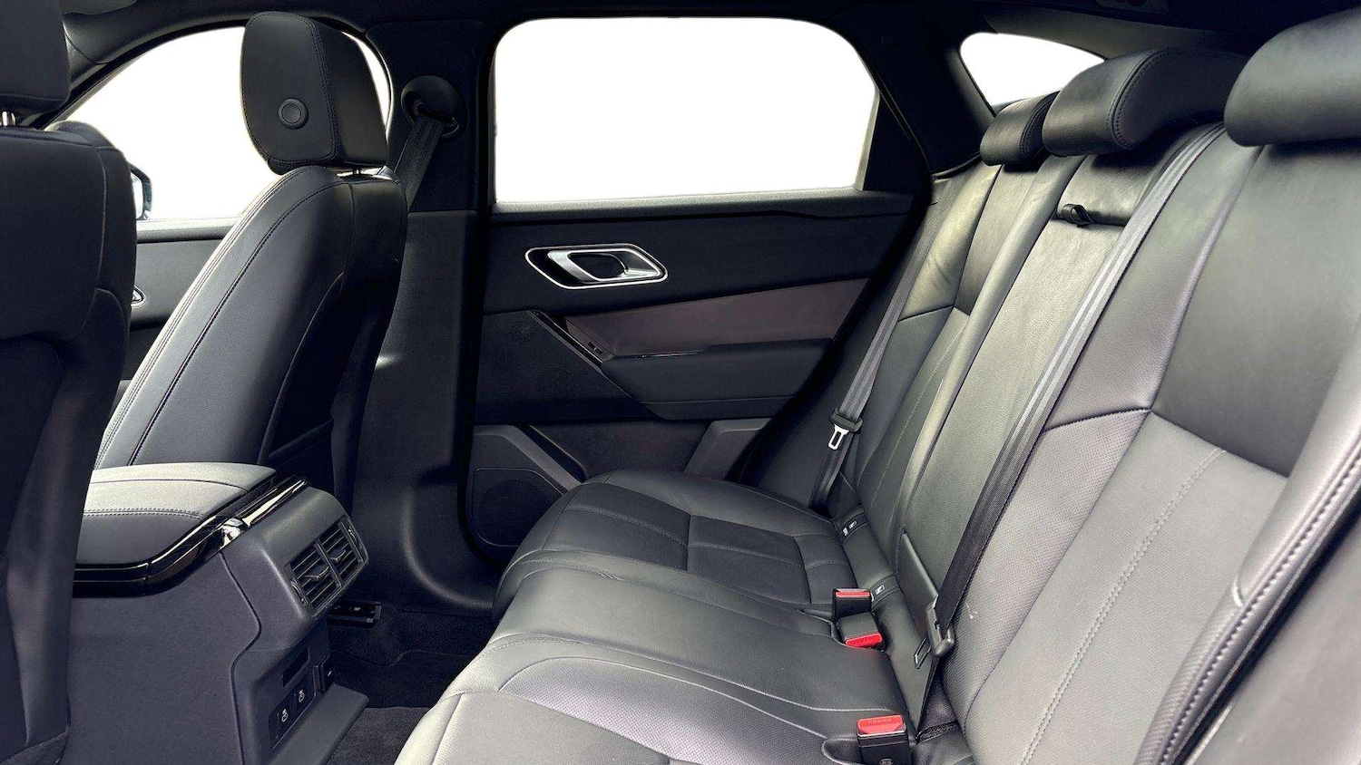 Used Land Rover Range Rover Velar 2023 for sale - 76967774: Photo 4