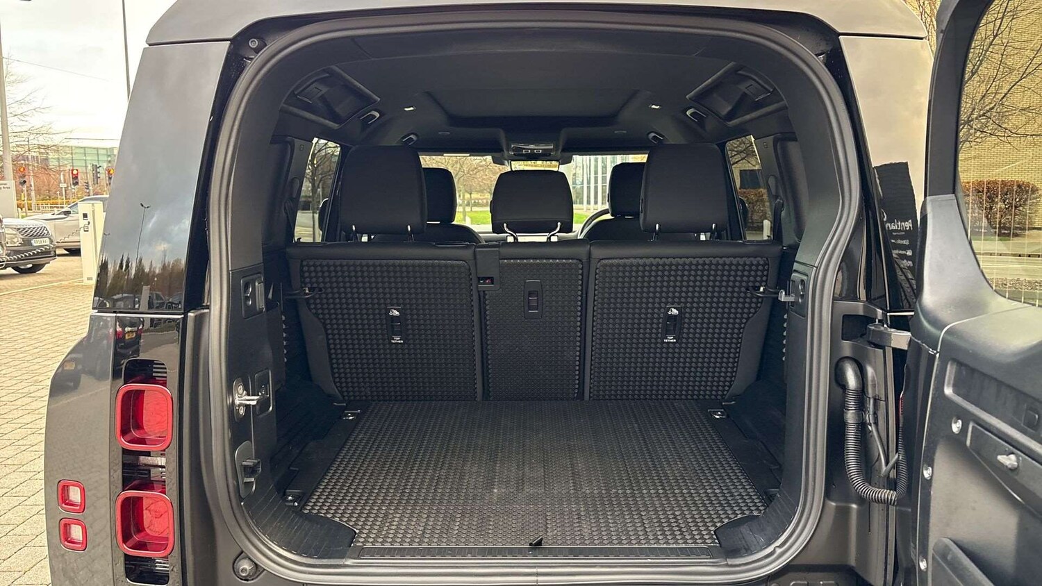 Used Land Rover Defender 2025 for sale - 77698739: Photo 10