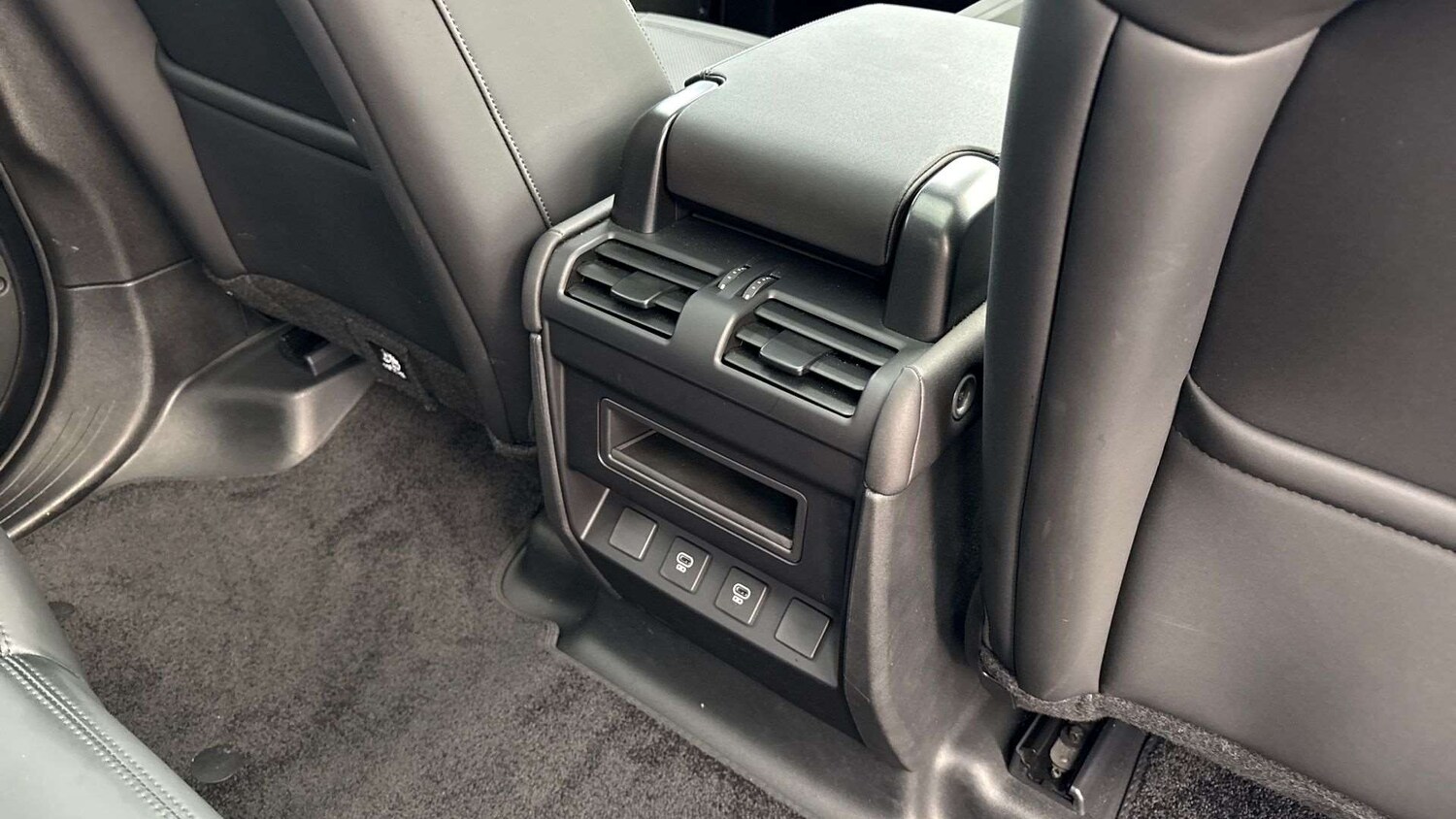 Used Land Rover Defender 2025 for sale - 77698739: Photo 18