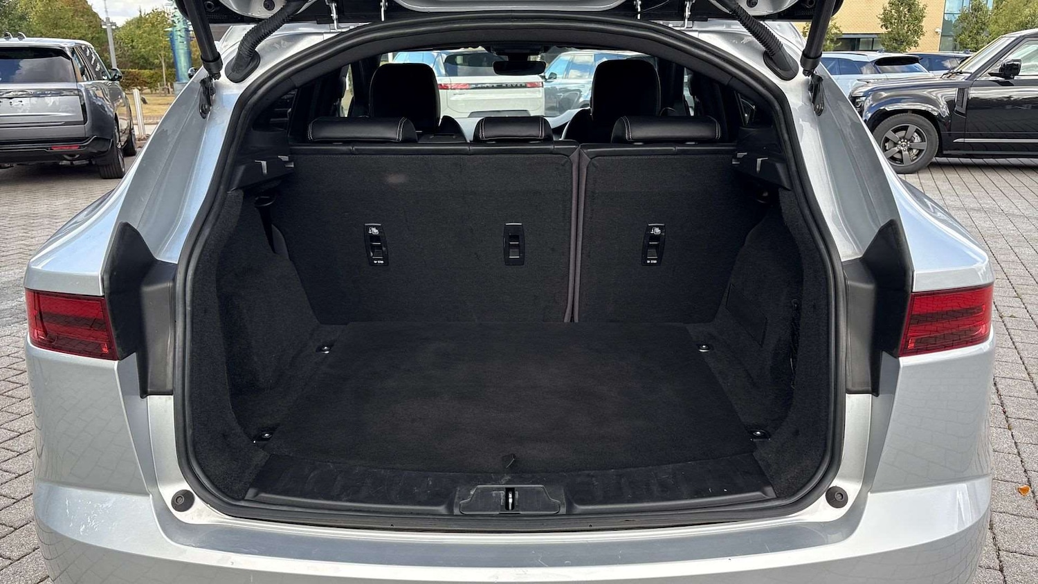 Used Jaguar E-Pace 2020 for sale - 76339541: Photo 10