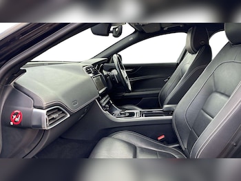Used Jaguar XE 2018 for sale - 79428798: Photo