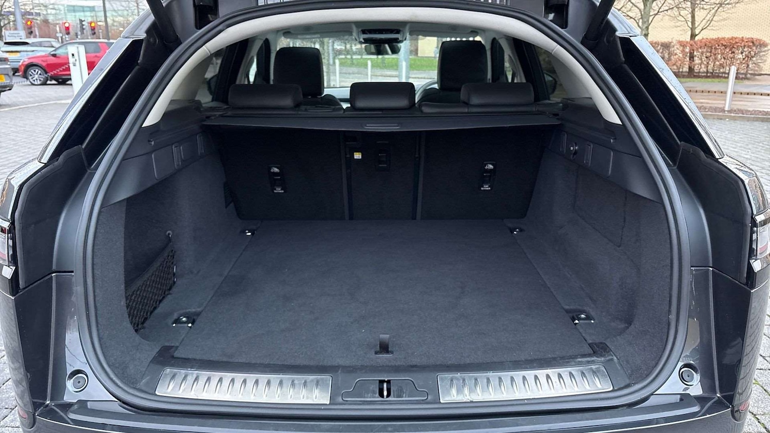 Used Land Rover Range Rover Velar 2024 for sale - 77011022: Photo 10