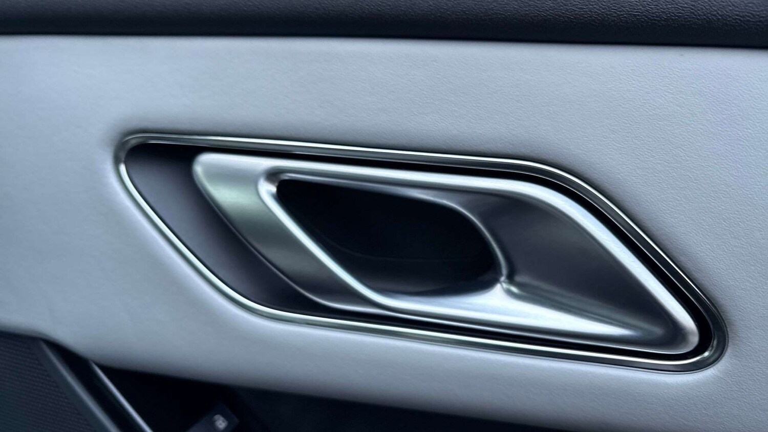 Used Land Rover Range Rover Velar 2024 for sale - 77011022: Photo 35