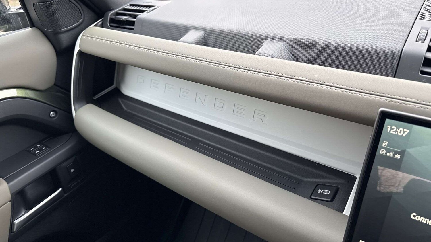 Used Land Rover Defender 2025 for sale - 77397811: Photo 21