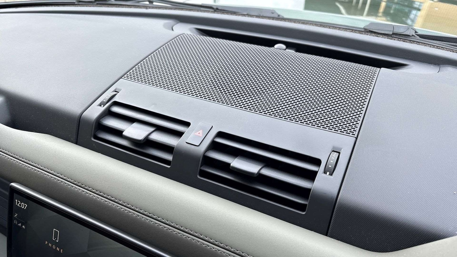 Used Land Rover Defender 2025 for sale - 77397811: Photo 35