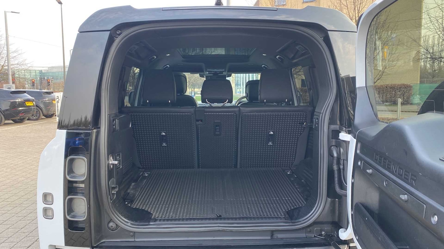 Used Land Rover Defender 2022 for sale - 76488178: Photo 10