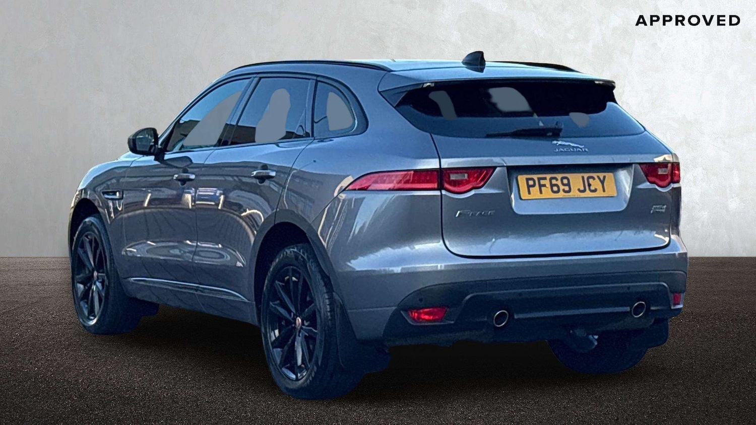 Used Jaguar F-Pace 2019 for sale - 76774331: Photo 2