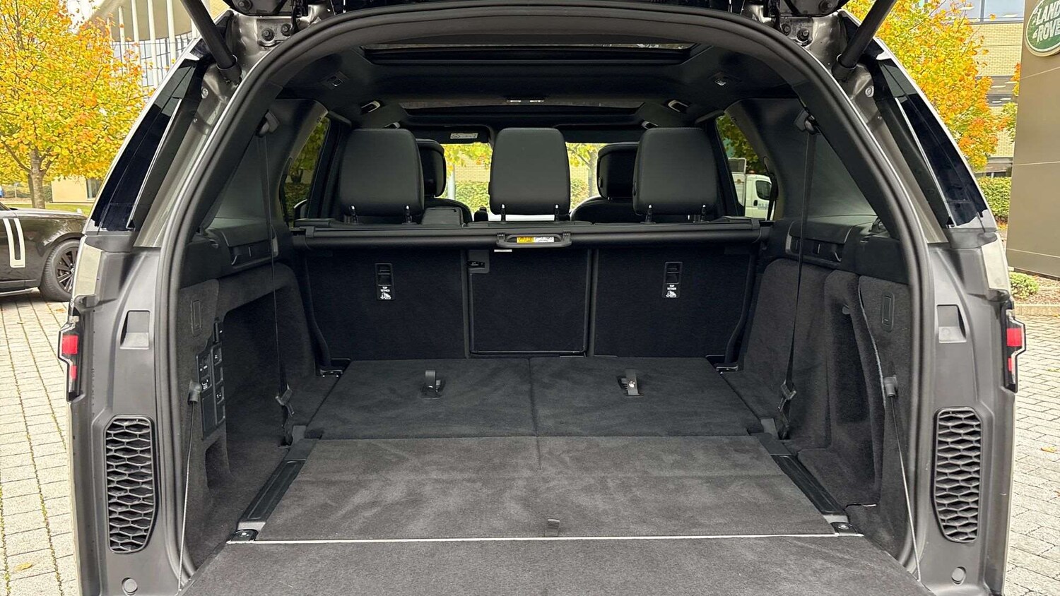 Used Land Rover Discovery 2024 for sale - 76170008: Photo 10