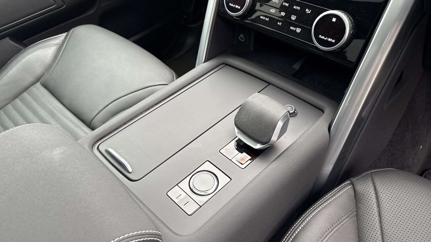 Used Land Rover Discovery 2024 for sale - 76170008: Photo 13