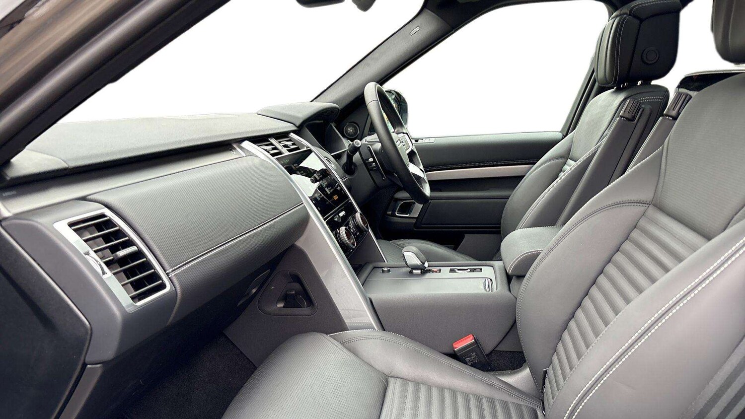 Used Land Rover Discovery 2024 for sale - 76170008: Photo 3