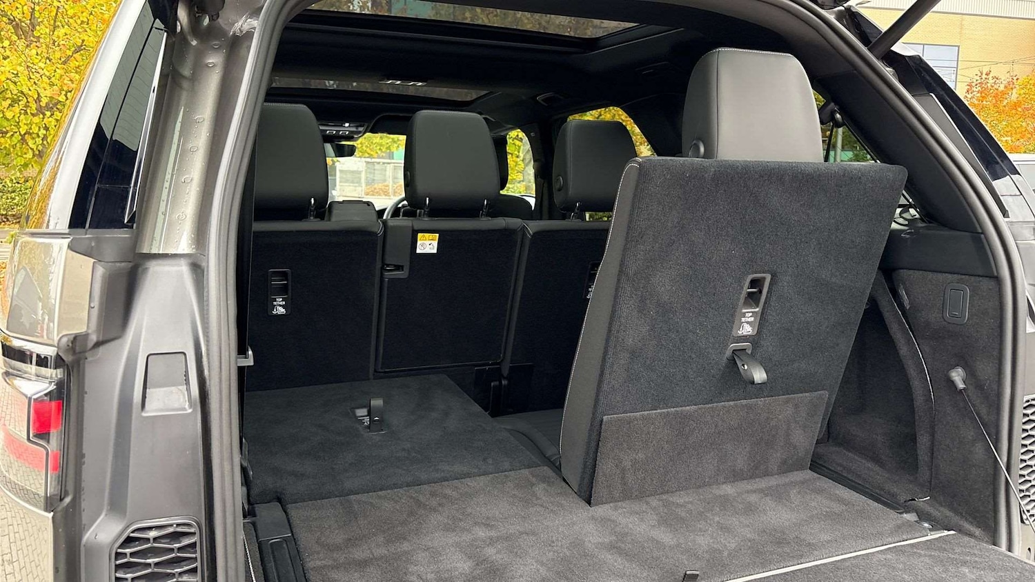 Used Land Rover Discovery 2024 for sale - 76170008: Photo 31