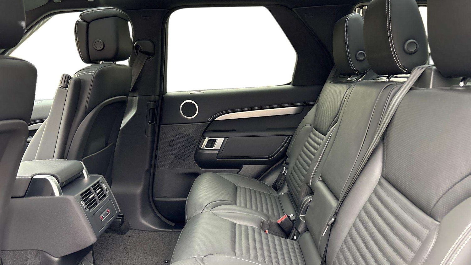 Used Land Rover Discovery 2024 for sale - 76170008: Photo 4