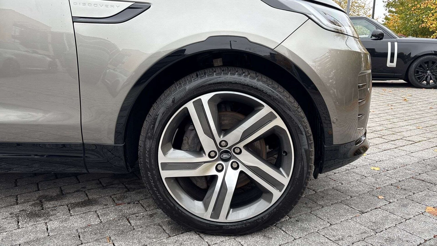 Used Land Rover Discovery 2024 for sale - 76170008: Photo 8