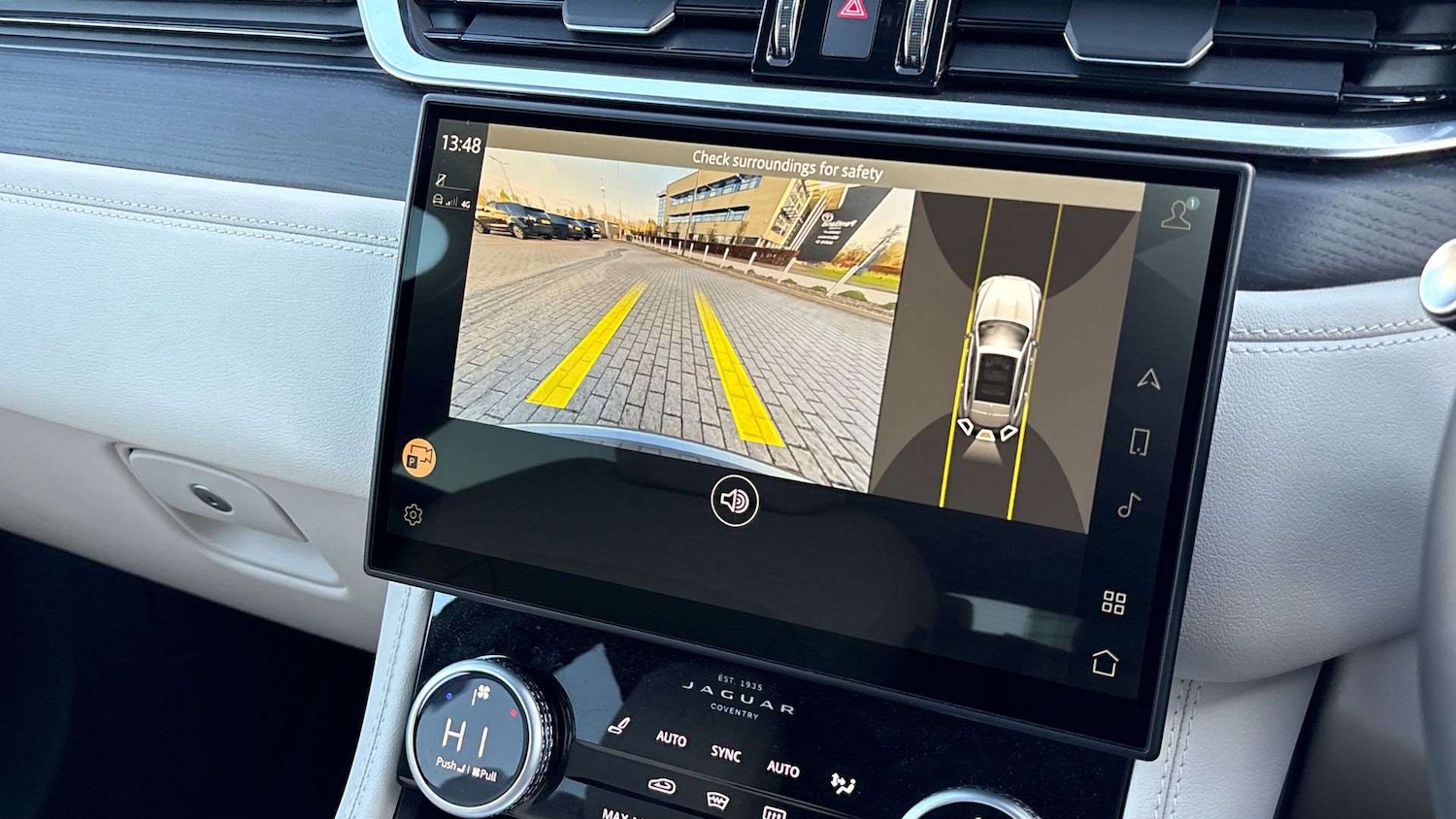 Used Jaguar F-Pace 2024 for sale - 76842832: Photo 12