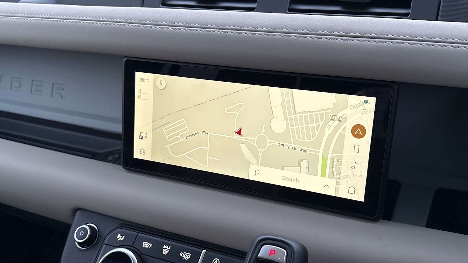 Used Land Rover Defender 2024 for sale - 76718265: Photo 11