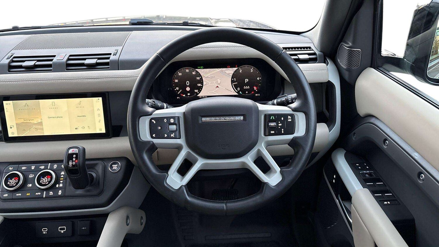 Used Land Rover Defender 2024 for sale - 76718265: Photo 15