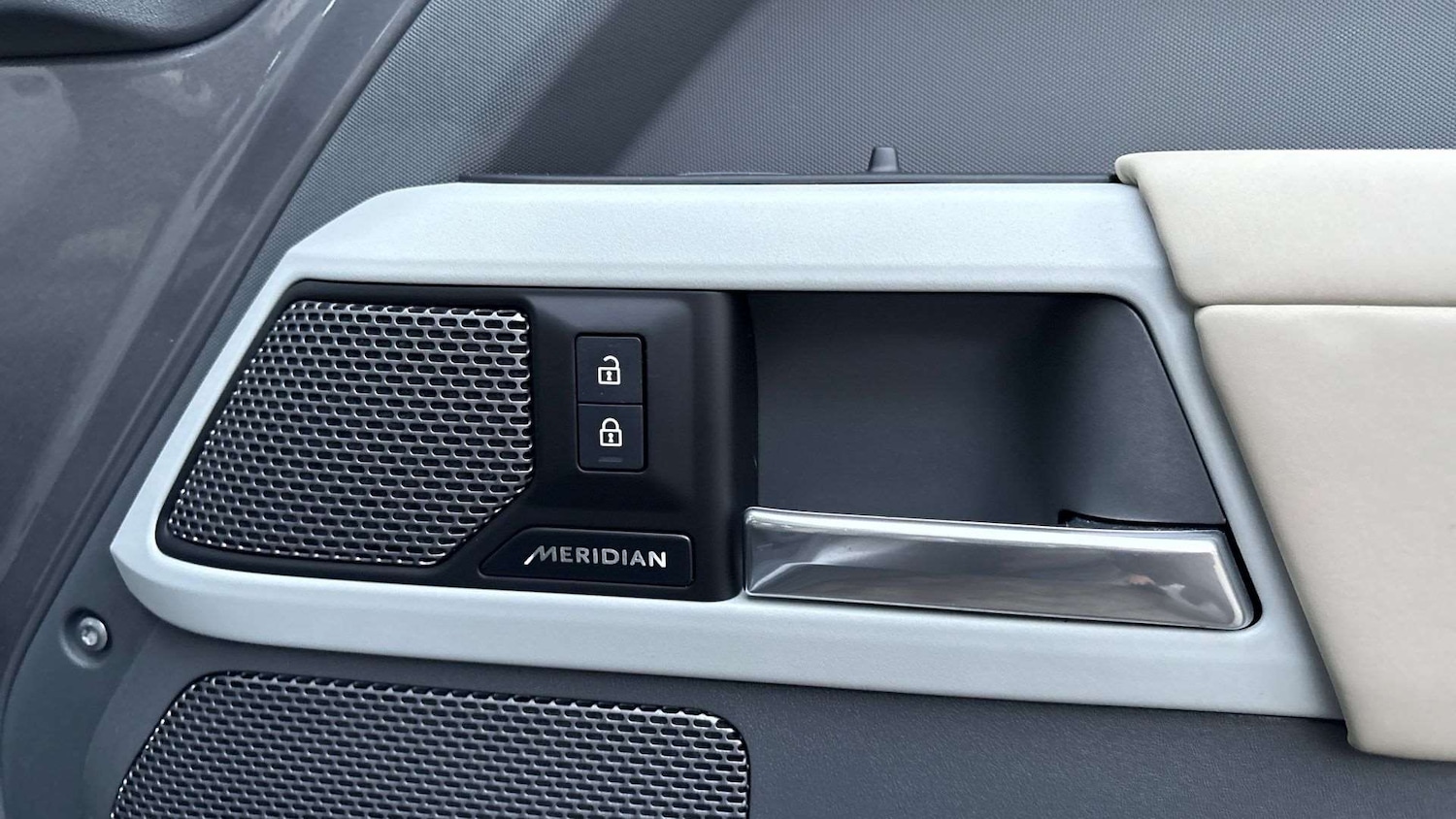 Used Land Rover Defender 2024 for sale - 76718265: Photo 24