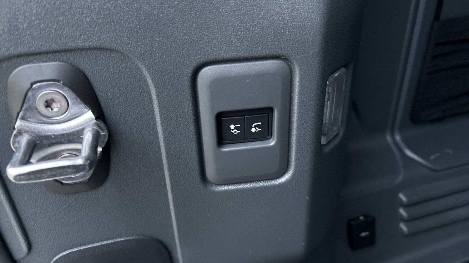 Used Land Rover Defender 2024 for sale - 76718265: Photo 27