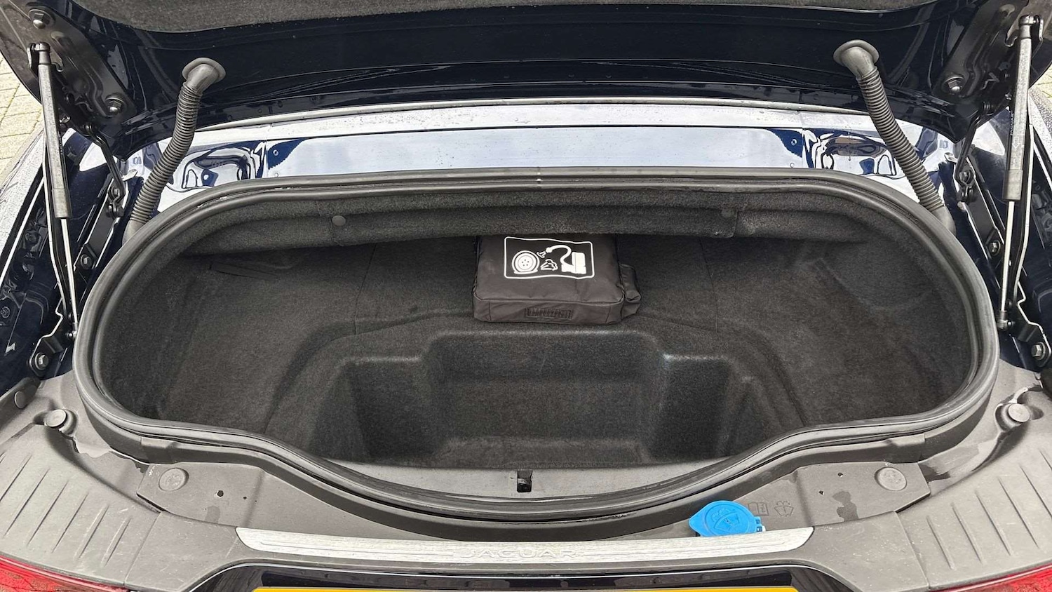 Used Jaguar F-Type 2023 for sale - 76875817: Photo 10