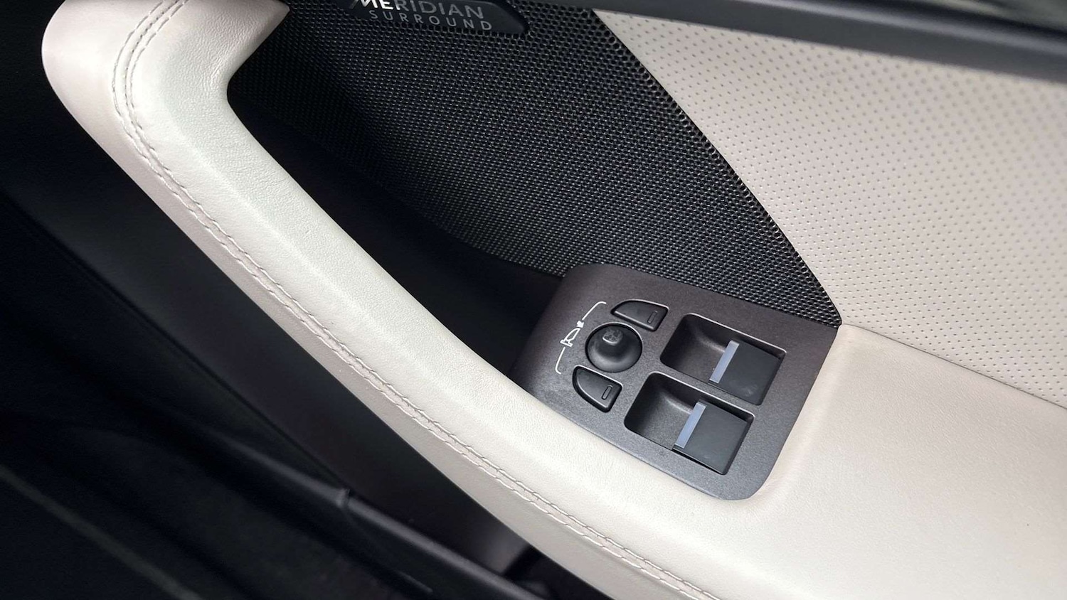 Used Jaguar F-Type 2023 for sale - 76875817: Photo 25