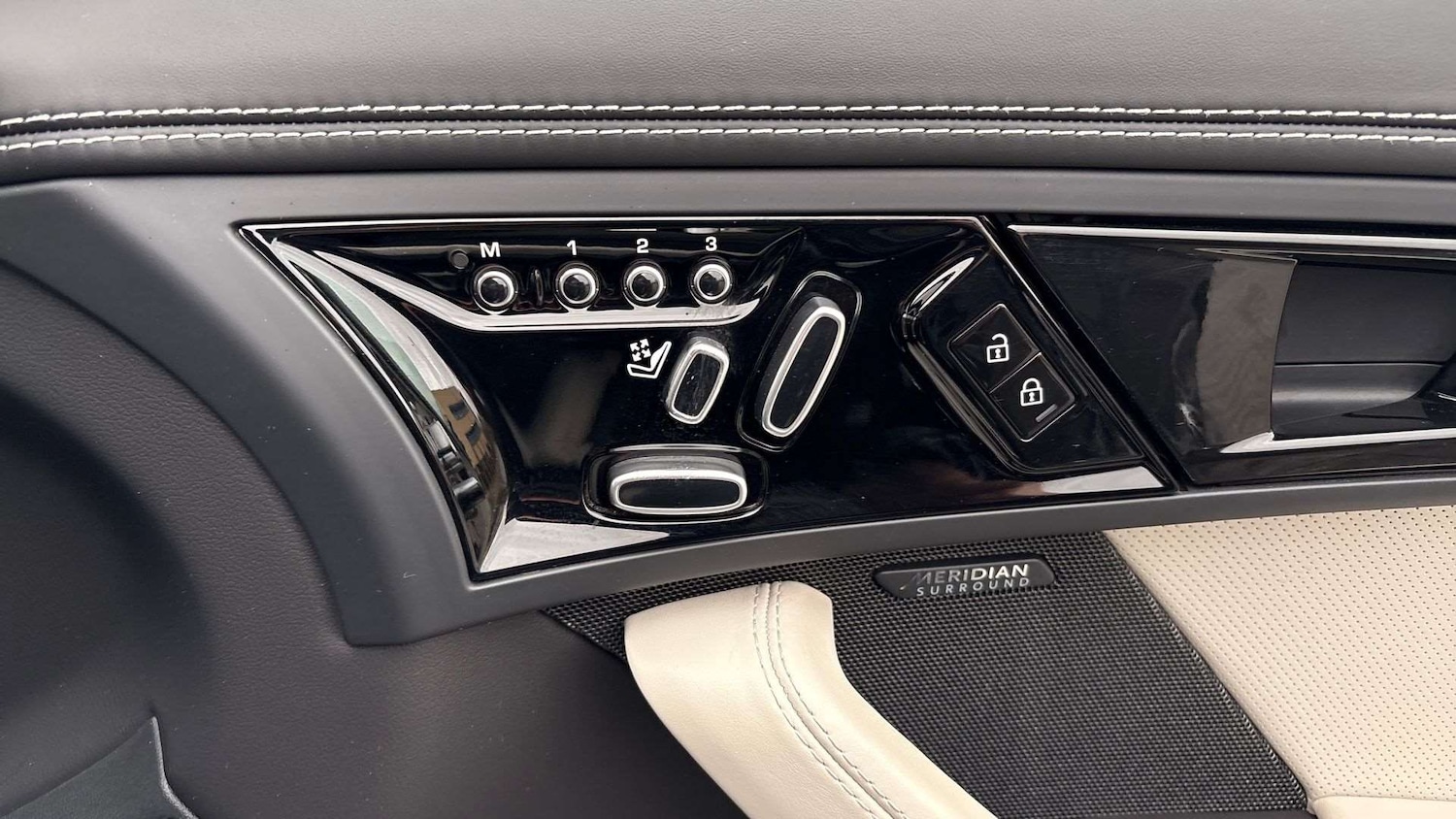 Used Jaguar F-Type 2023 for sale - 76875817: Photo 33