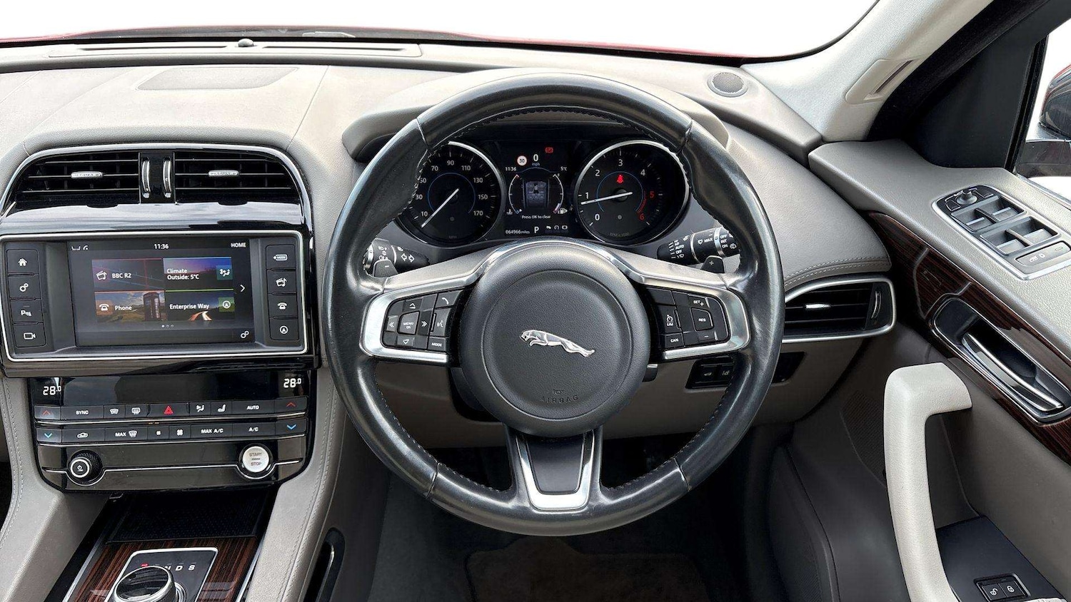 Used Jaguar F-Pace for sale - 76746067: Photo 15