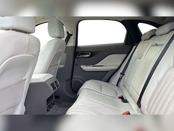 Used Jaguar F-Pace 2017 for sale - 76746067: Photo