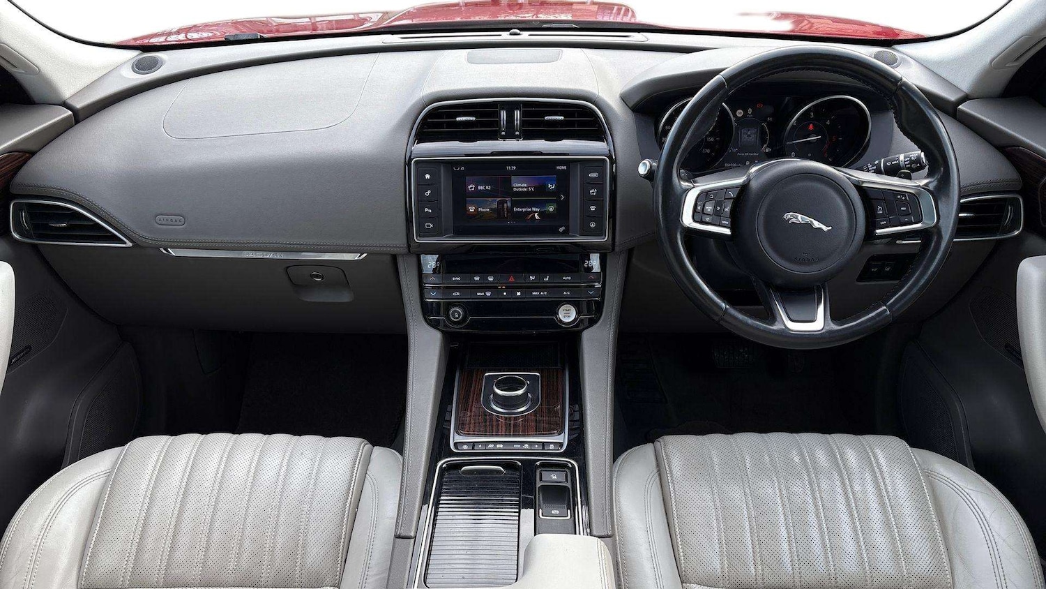 Used Jaguar F-Pace for sale - 76746067: Photo 9