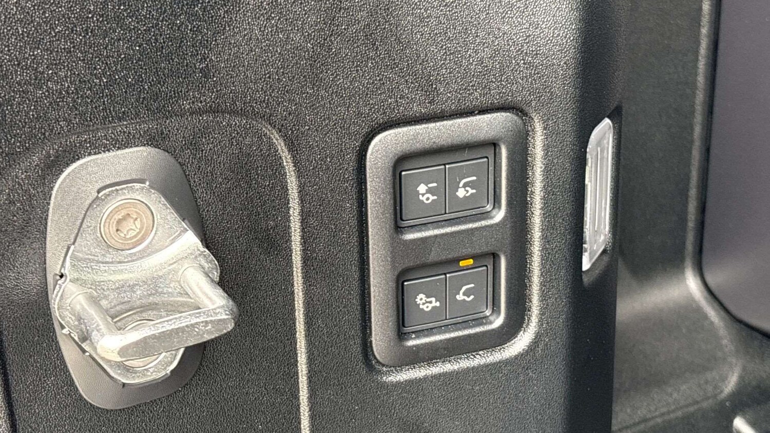 Used Land Rover Defender 2025 for sale - 77972748: Photo 26