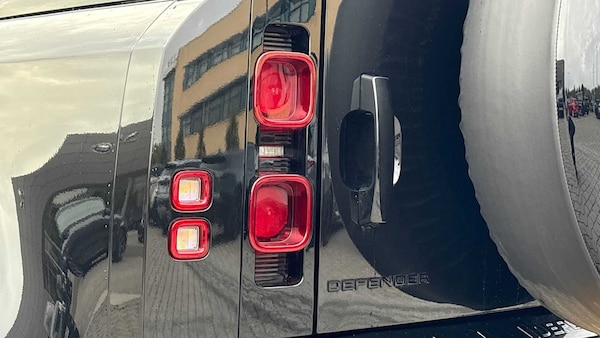 Used Land Rover Defender 90 2023 for sale - 75672870: Photo 19