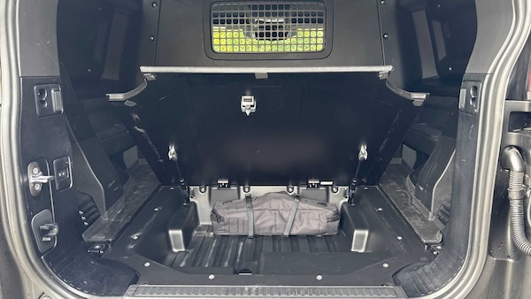 Used Land Rover Defender 90 2023 for sale - 75672870: Photo 29