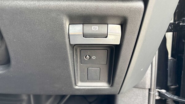 Used Land Rover Defender 90 2023 for sale - 75672870: Photo 33