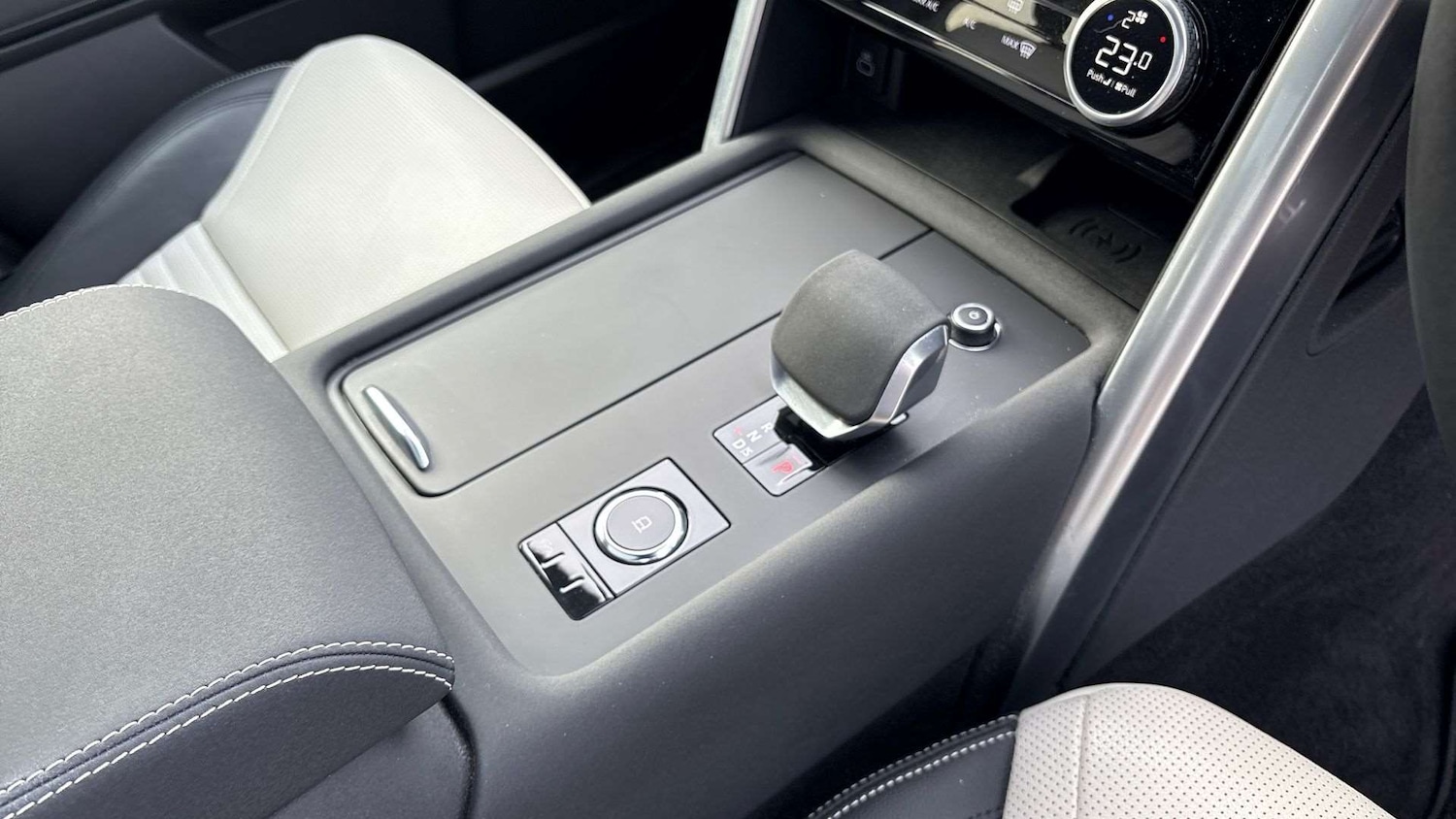 Used Land Rover Discovery 2023 for sale - 77589072: Photo 13