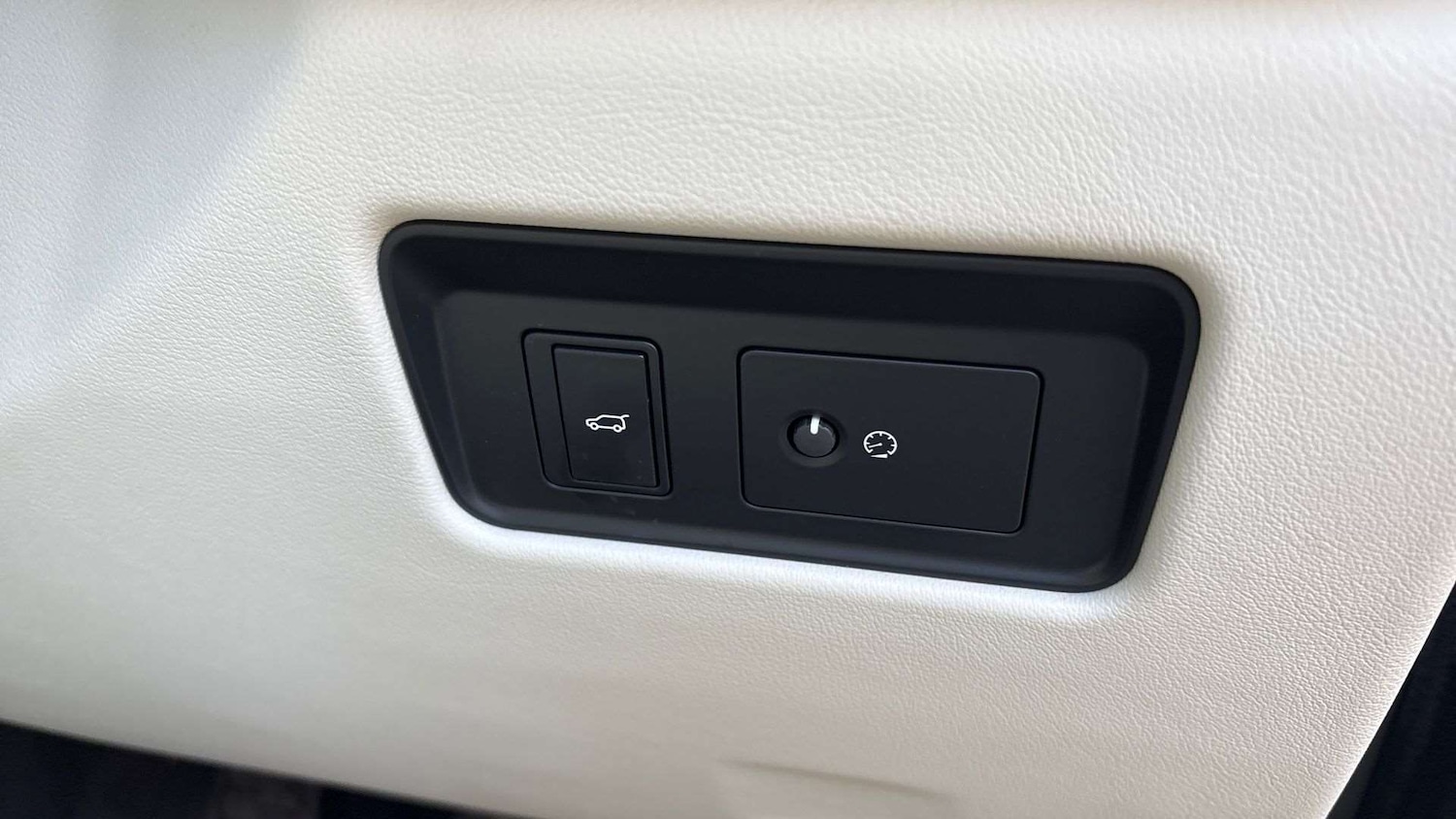 Used Jaguar F-Pace 2024 for sale - 76362549: Photo 34