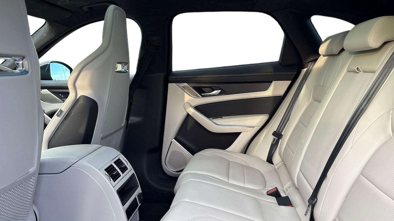 Used Jaguar F-Pace 2024 for sale - 76362549: Photo 4