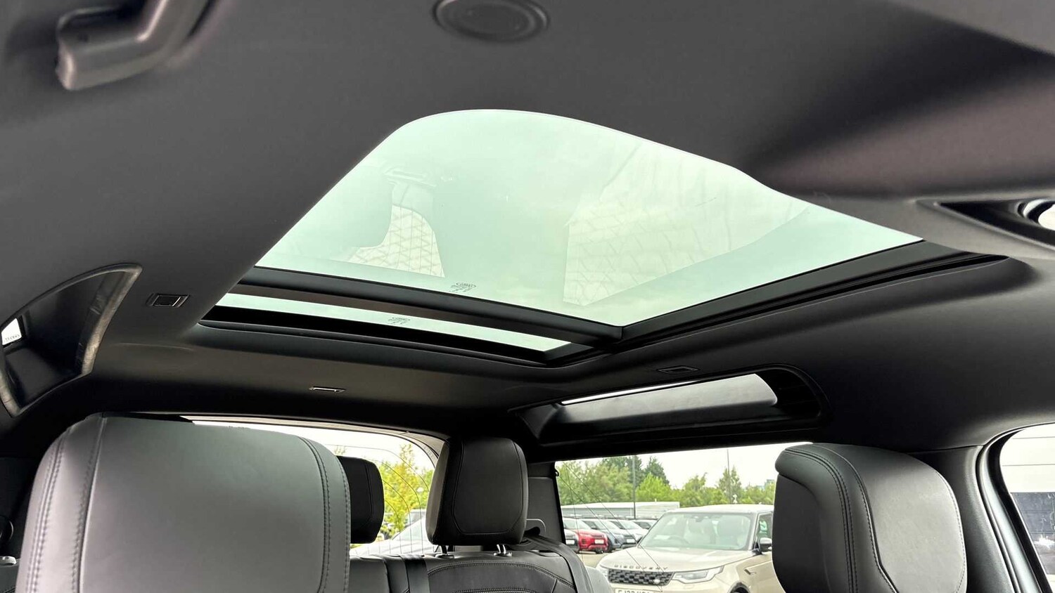 Used Land Rover Defender 2023 for sale - 76610712: Photo 21