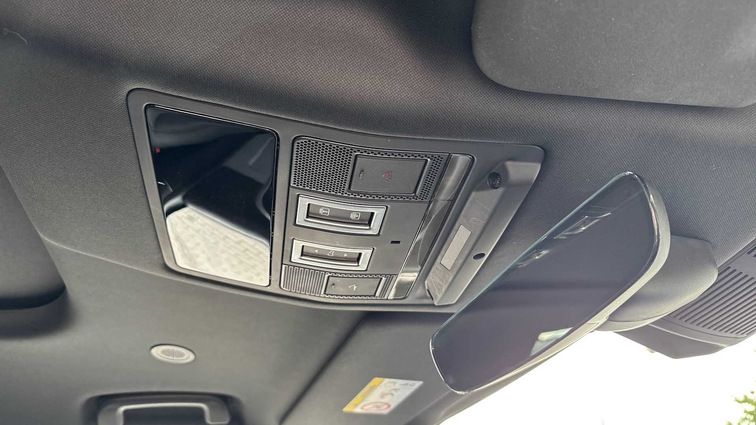 Used Land Rover Defender 2023 for sale - 76610712: Photo 23