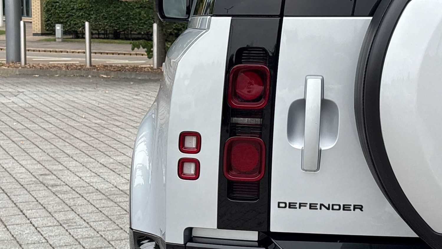 Used Land Rover Defender 2023 for sale - 76610712: Photo 26