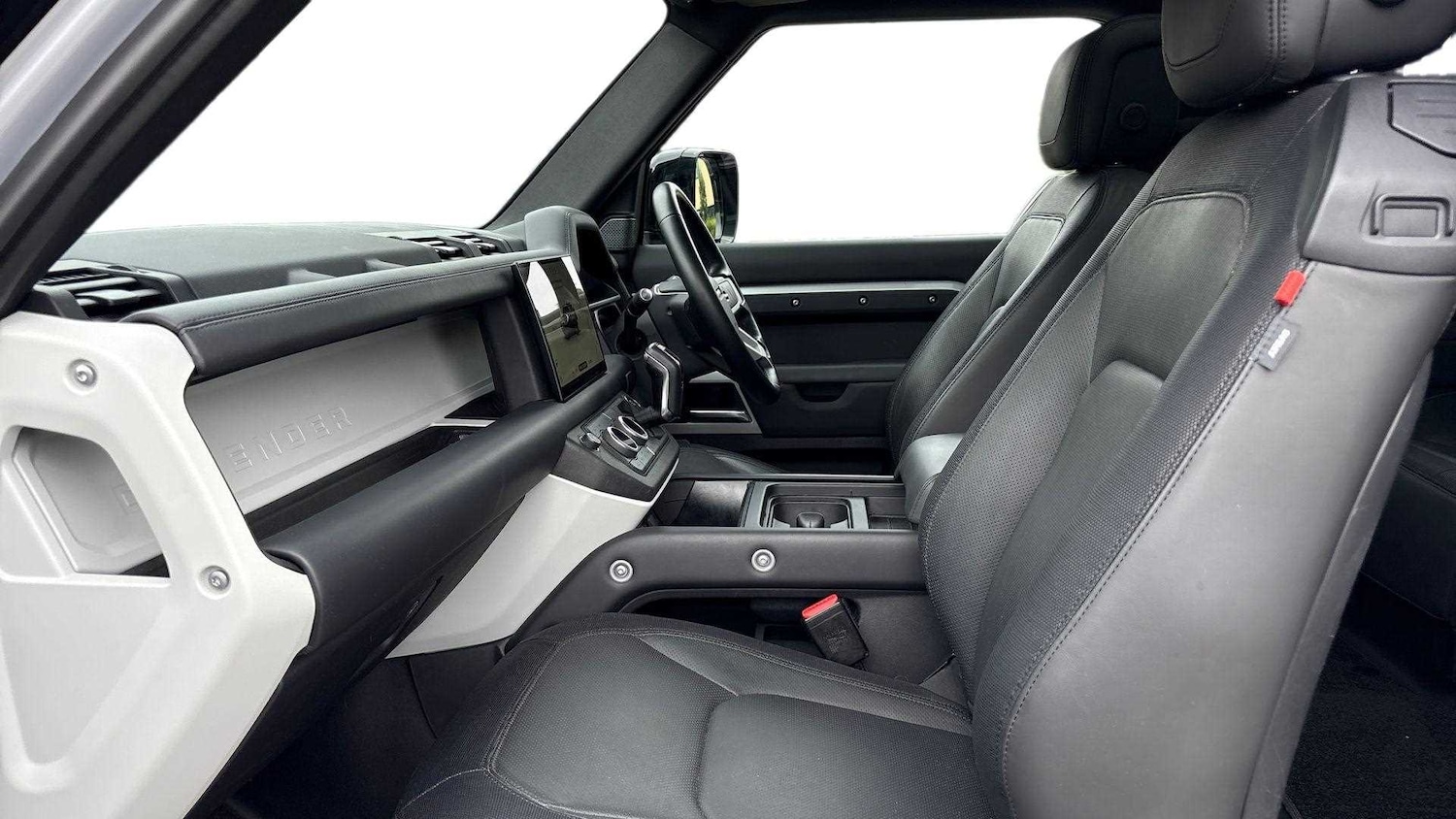 Used Land Rover Defender 2023 for sale - 76610712: Photo 3