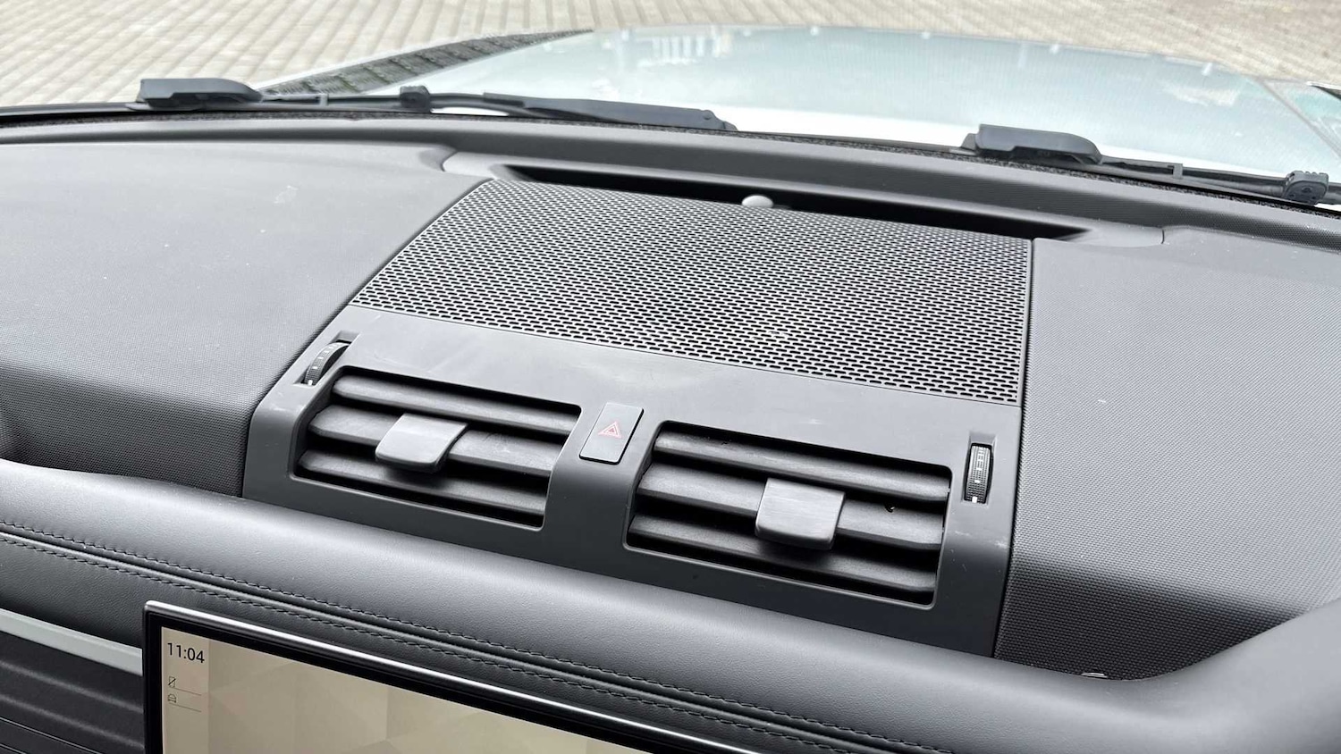 Used Land Rover Defender 2023 for sale - 76610712: Photo 35