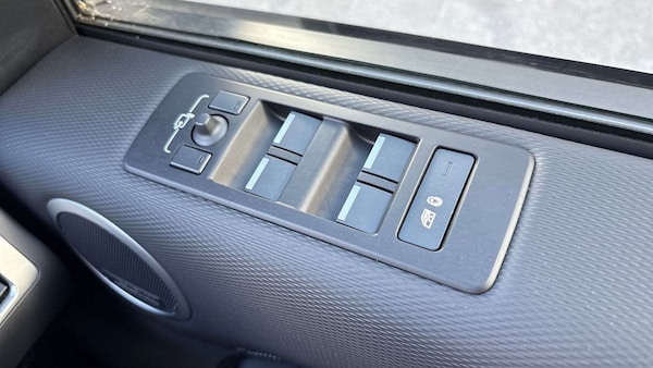 Used Land Rover Discovery 2025 for sale - 75758056: Photo 25