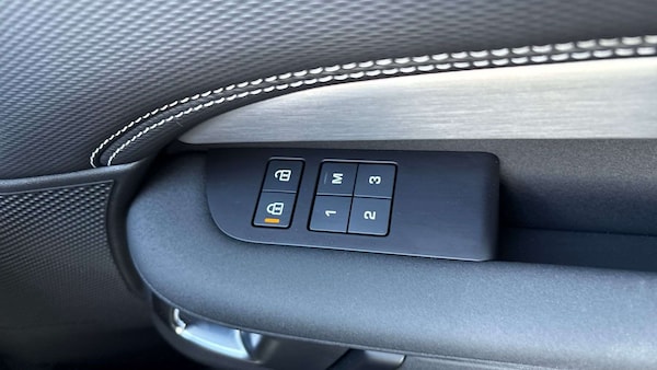 Used Land Rover Discovery 2025 for sale - 75758056: Photo 33