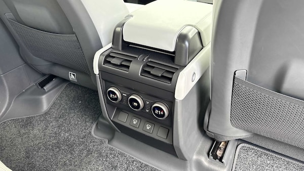 Used Land Rover Defender 2024 for sale - 75366534: Photo 18