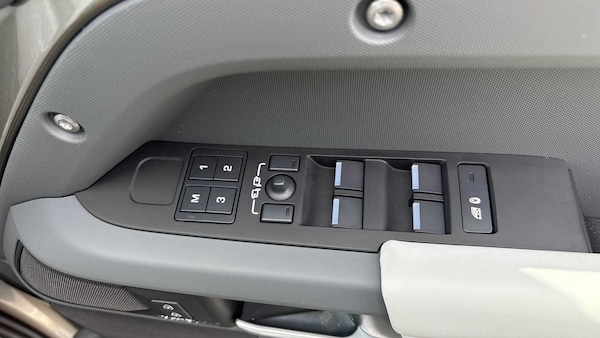 Used Land Rover Defender 2024 for sale - 75366534: Photo 25