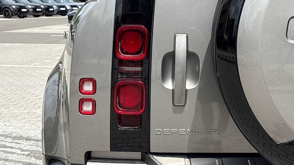 Used Land Rover Defender 2024 for sale - 75366534: Photo 26