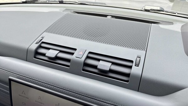 Used Land Rover Defender 2024 for sale - 75366534: Photo 32